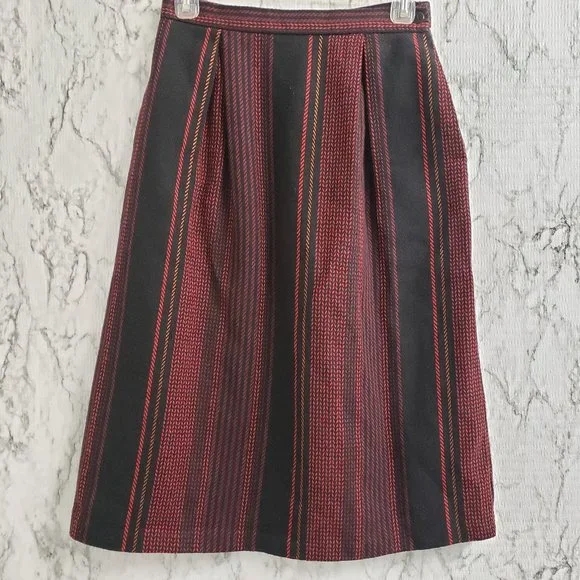 🎁Pepper Tree A-line Skirt Black and Red - Picture 6 of 9